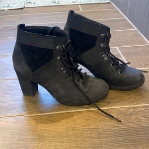 Timberland lace heeled bootie